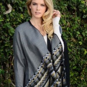 GREY FLANNEL WRAPPED KIMONO SCARF NWT